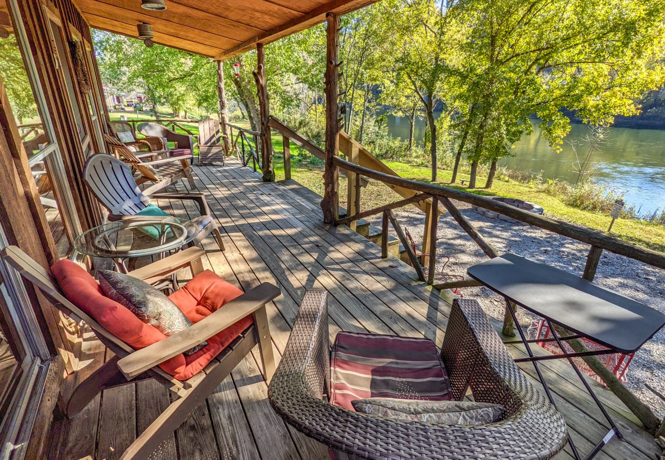 House in Mountain View - Coolwater Retreat ~ on the White River