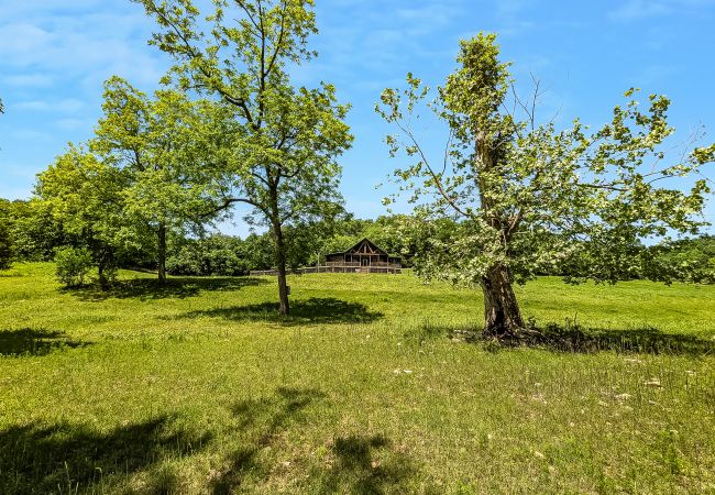 House in Mountain View - John Thomas Farmhouse ~ secluded valley + creek House in Mountain View - John Thomas Farmhouse ~ secluded valley + creek