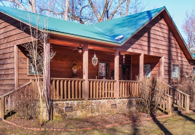 House in Heber Springs - Reel Comfort Cabin ~ on the Little Red River
