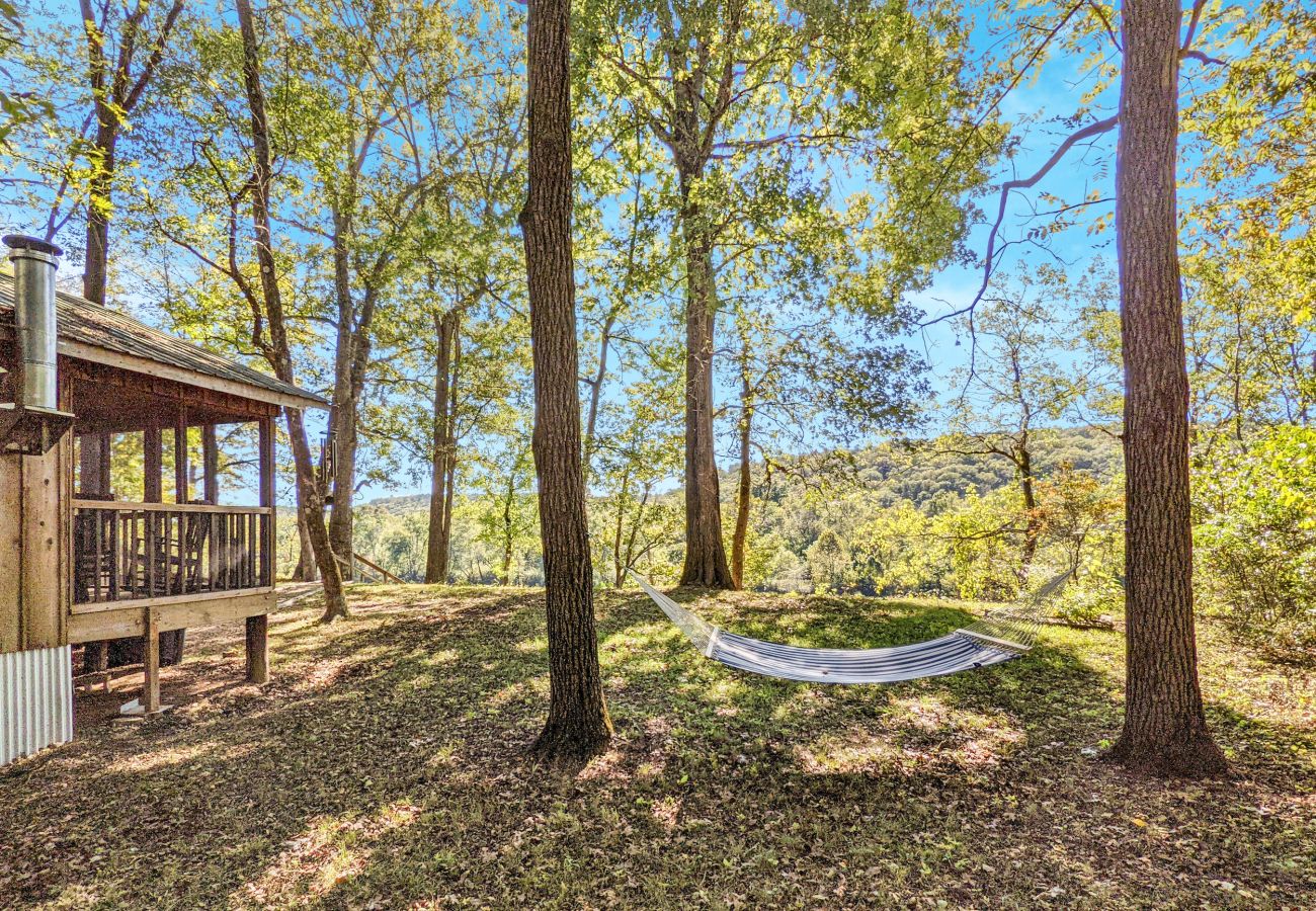 House in Calico Rock - Trail's End ~ Remote Privacy on the River