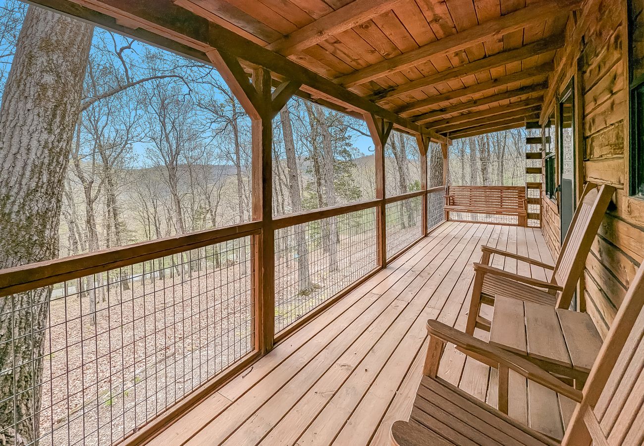 House in Mountain View - Lagniappe Cabin ~ total wooded privacy on 25 acres