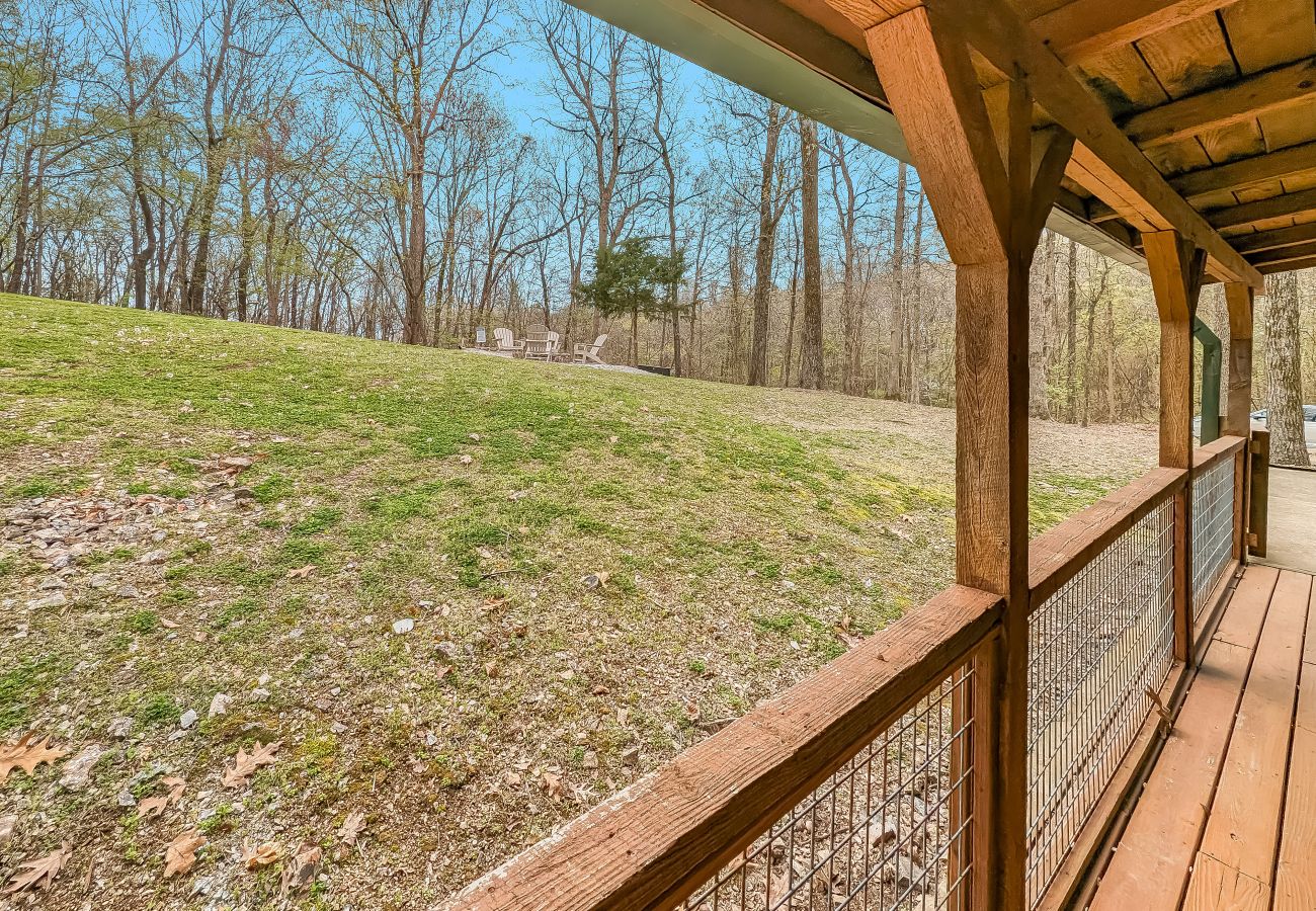 House in Mountain View - Lagniappe Cabin ~ total wooded privacy on 25 acres