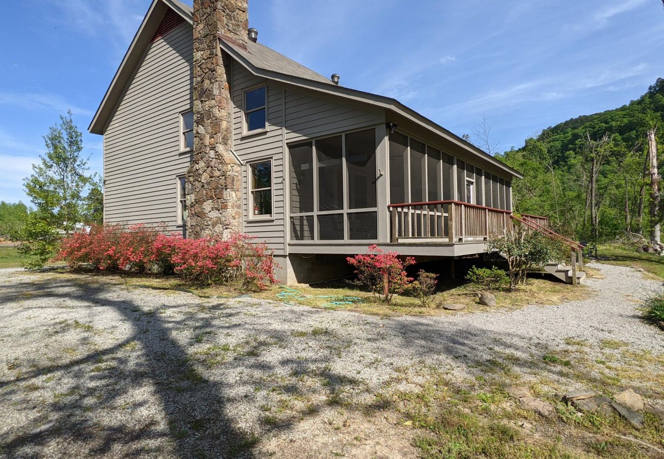 House in Heber Springs - Wildflower Homeplace on the River