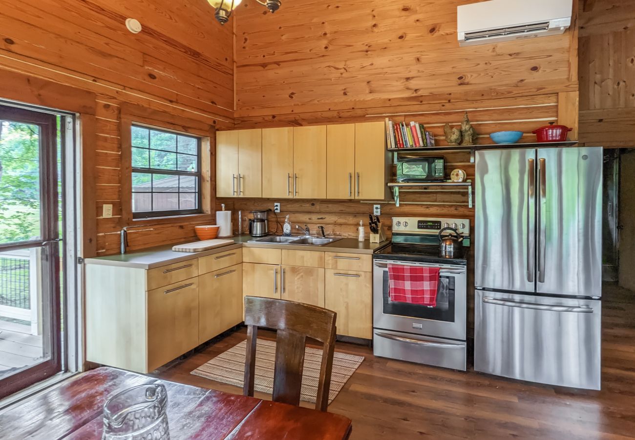 Country house in Calico Rock - Twin Springs Cabin on White River - fiber internet