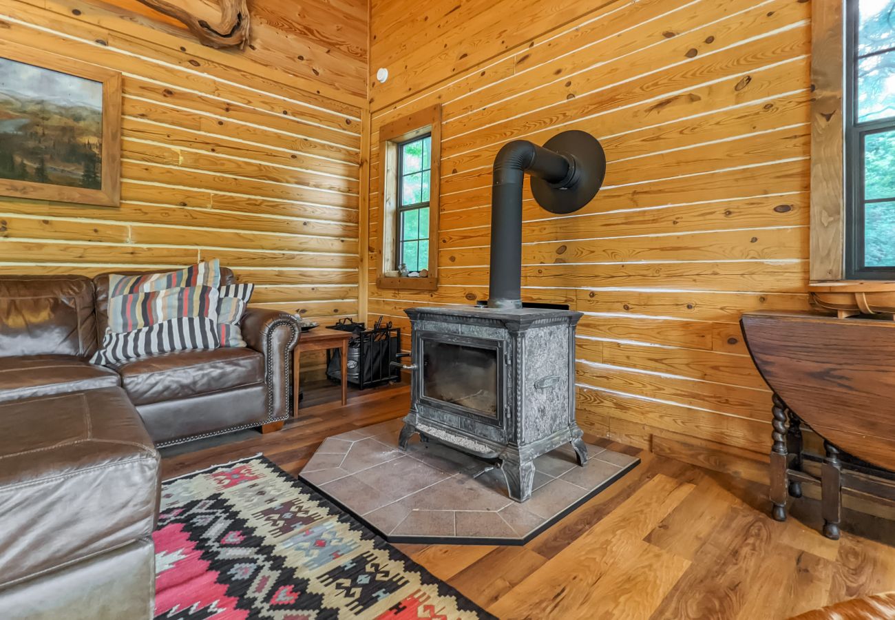 Country house in Calico Rock - Twin Springs Cabin on White River - fiber internet