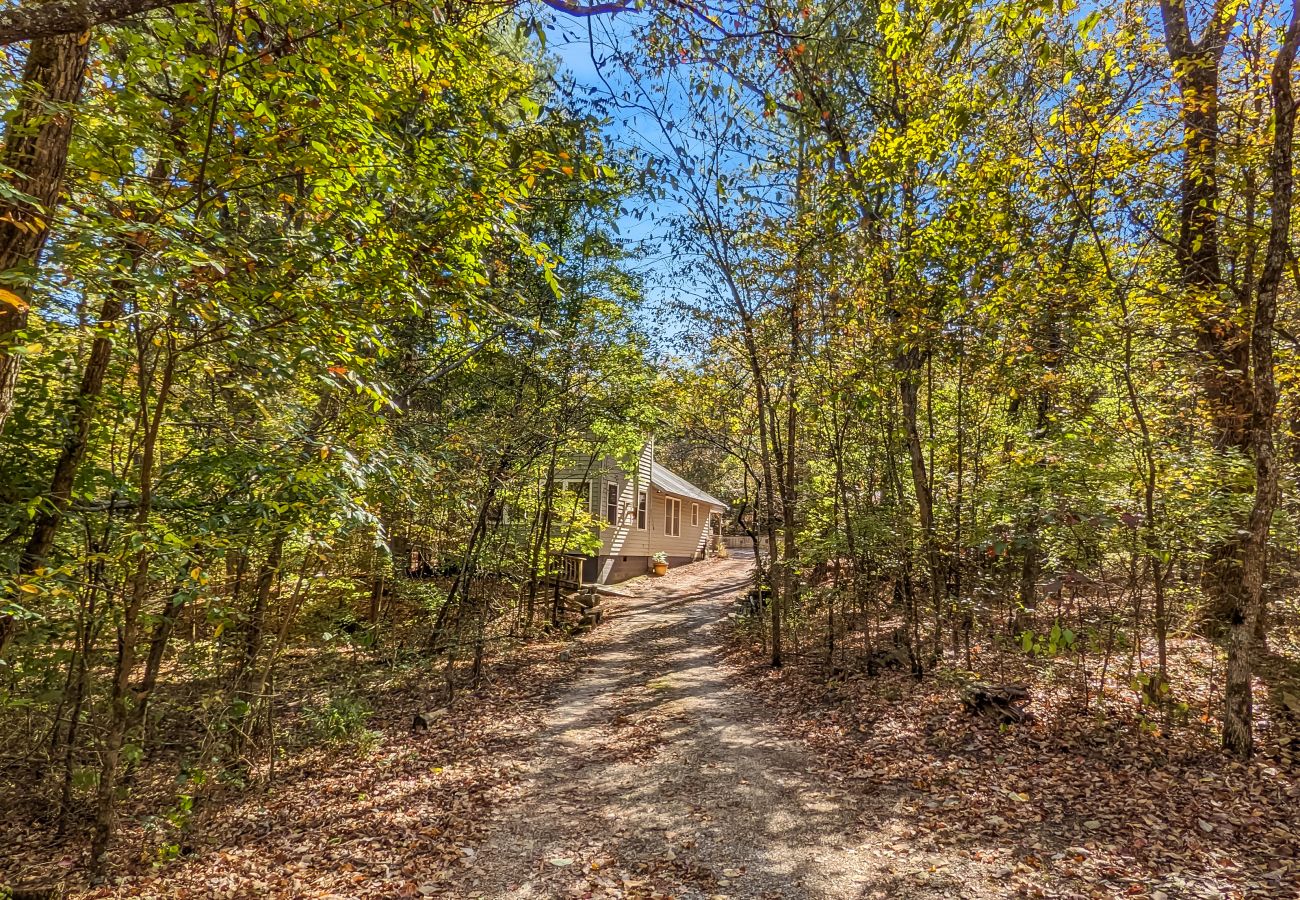 House in Mountain View - Little Creek Retreat ~ Absolute Privacy in the woods