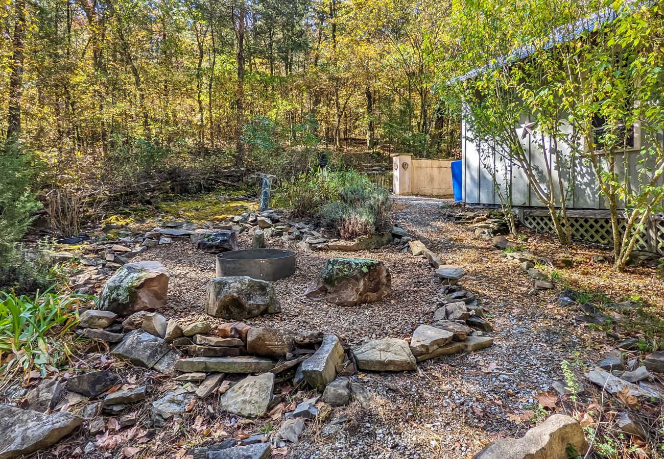 House in Mountain View - Little Creek Retreat ~ Absolute Privacy in the woods
