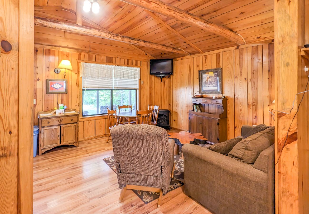 Cabin in Mountain View - #04 Pinewood Arkansas Traveler