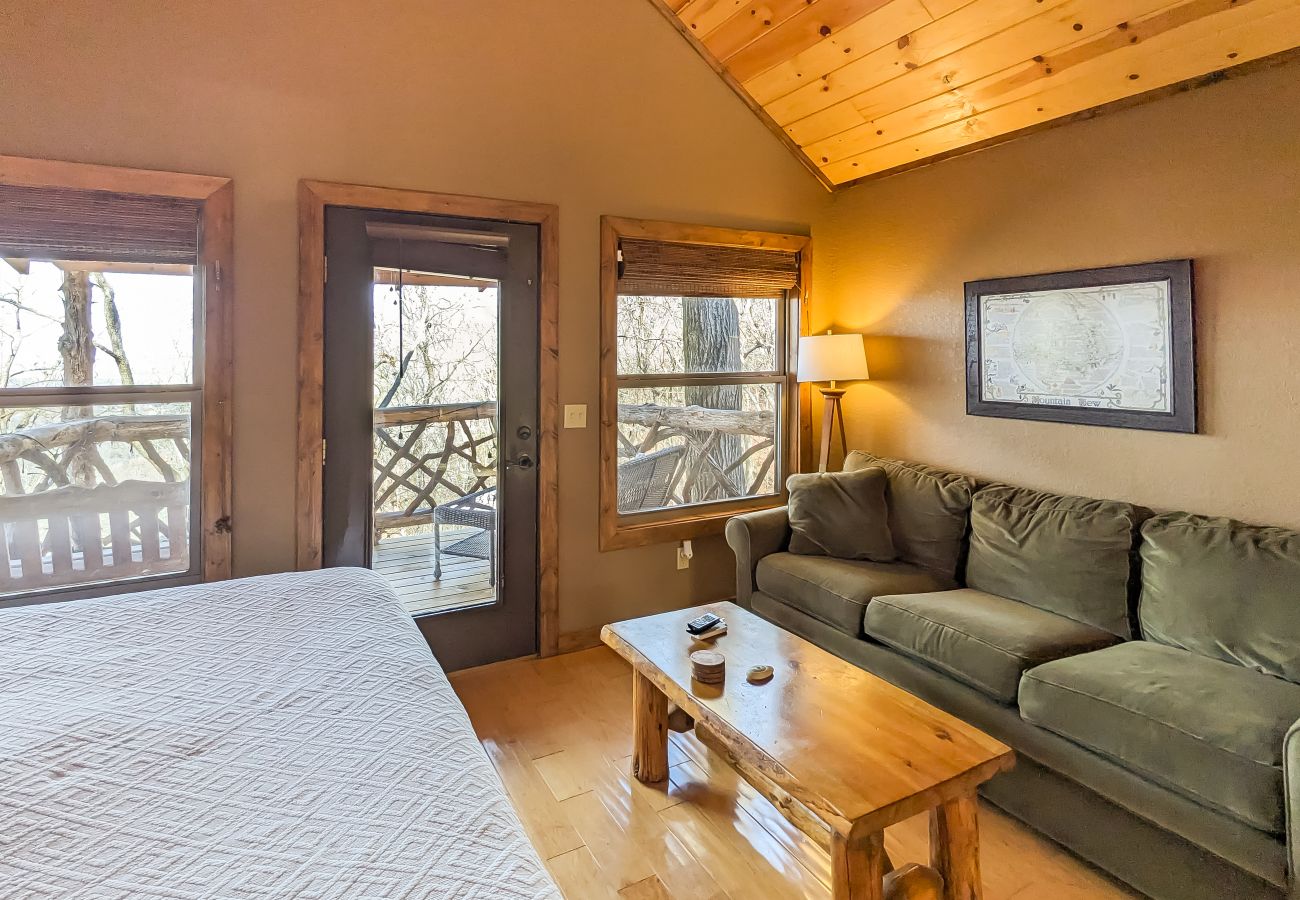 Cabin in Mountain View - Treehouse Getaway 9
