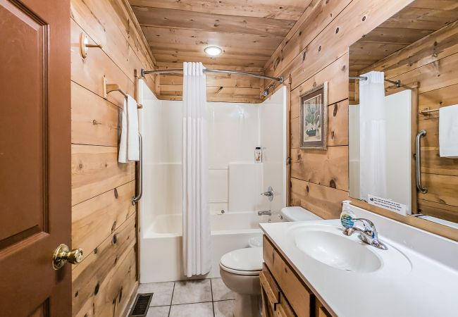 Cabin in Mountain View - #43 Pinewoods Cabin: Lancaster & Co Cabin in Mountain View - #43 Pinewoods Cabin: Lancaster & Co