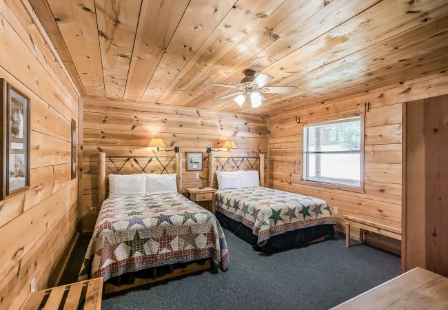 Cabin in Mountain View - #43 Pinewoods Cabin: Lancaster & Co Cabin in Mountain View - #43 Pinewoods Cabin: Lancaster & Co